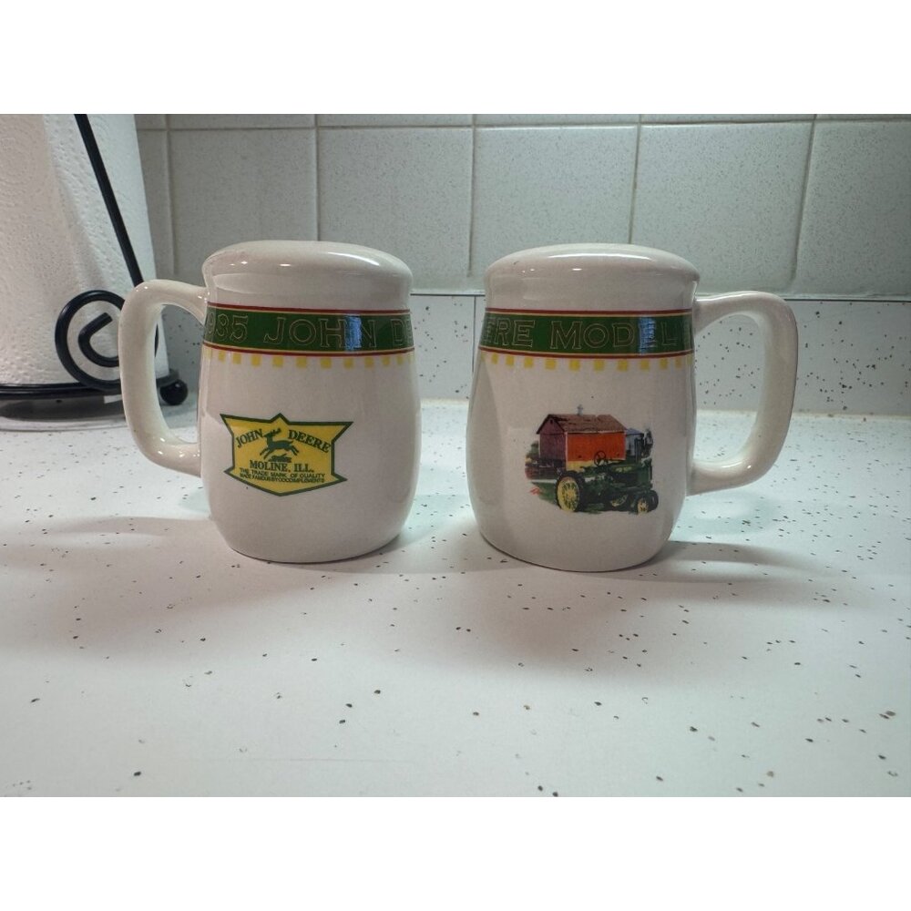 Vintage John Deere 1935 Model B S&P Shaker Set " BEAUTIFUL COLLECTIBLE SET "